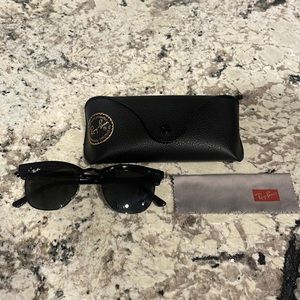 Ray Ban Clubmaster Marble w/ case and cleaning wipe